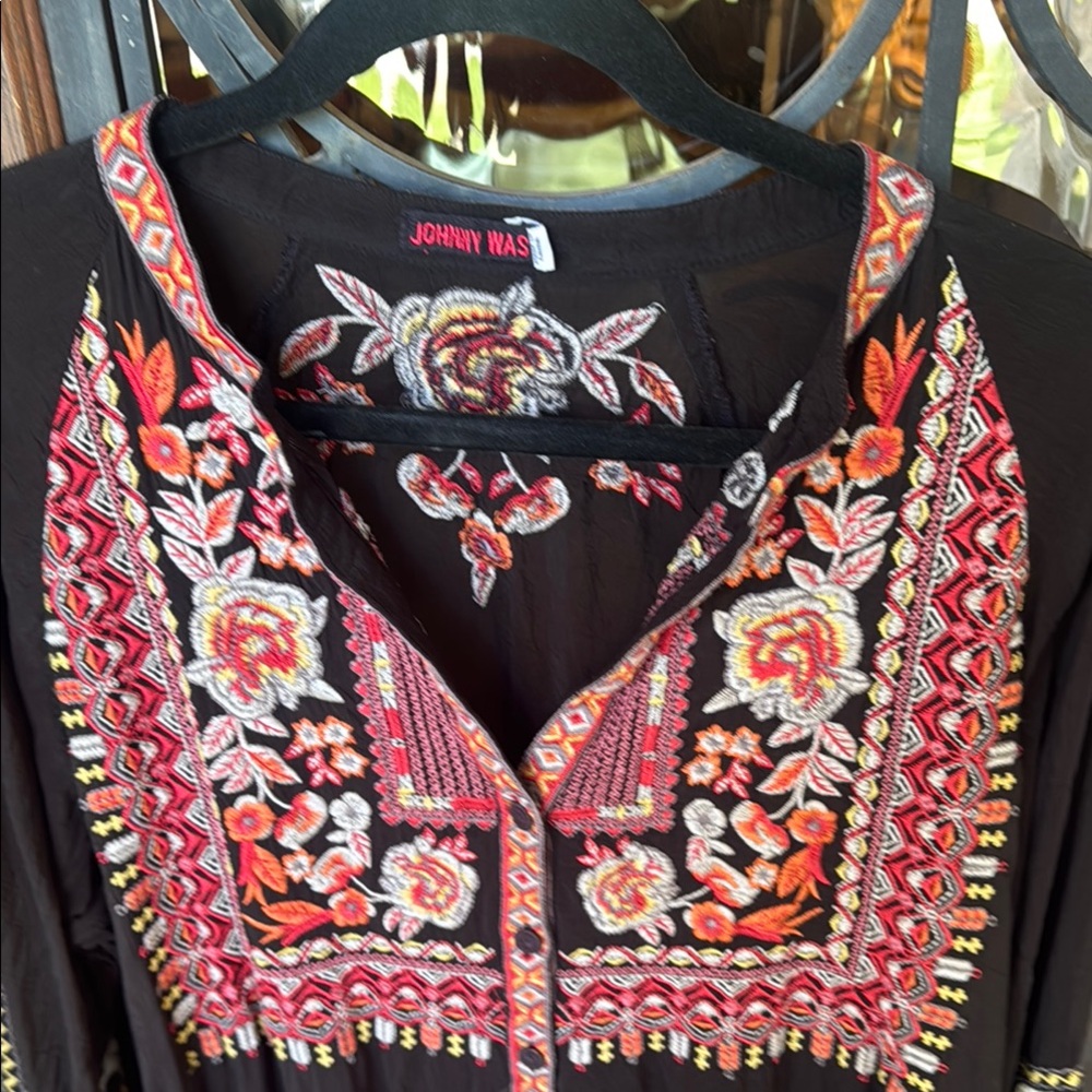 Johnny Was Black Embroidered Women's Top - Picture 2 of 14